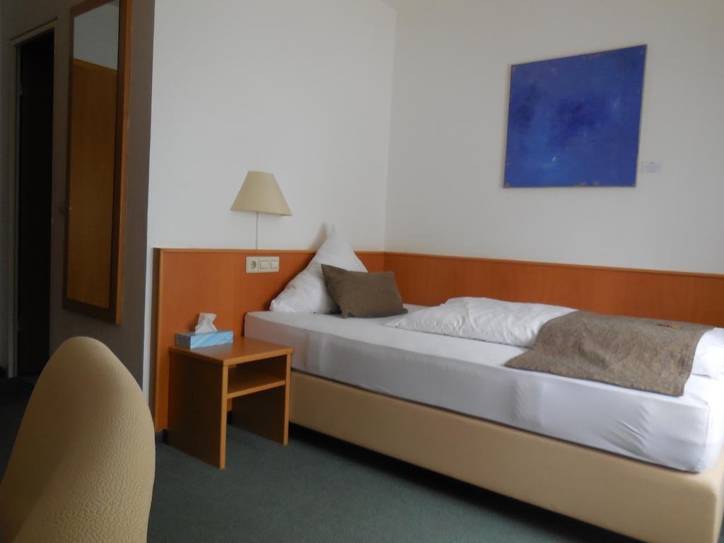 Hotel Schober Freiberg am Neckar Szoba fotó